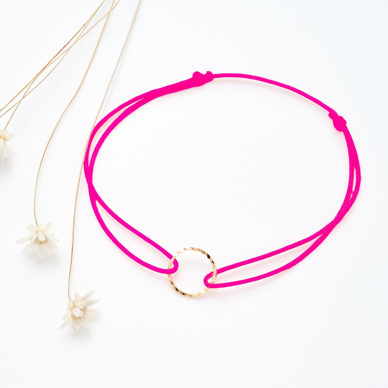 cadeau surprise oeuf bracelet coulissant rose fluo