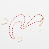 OEUF COLLIER PLUMETIS ROUGE